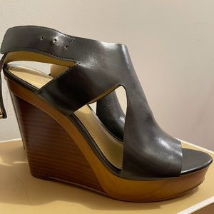 SOLD!!!!      Michael Kors shoes 👠